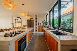 Fridge, microwave, oven, coffee/tea maker