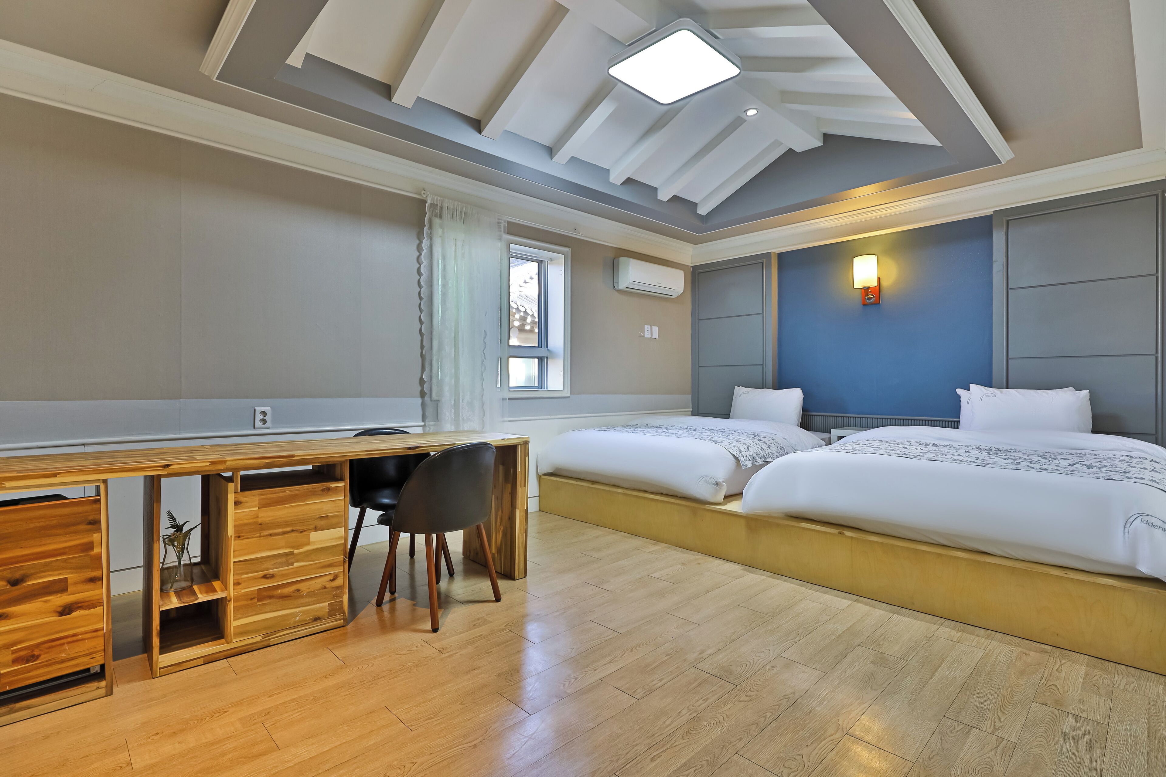 Desk, laptop workspace, soundproofing, iron/ironing board