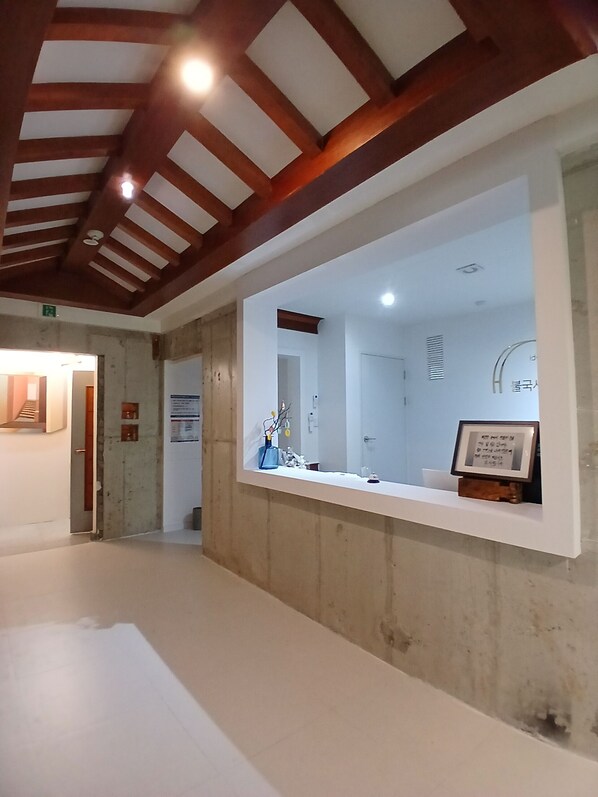 Reception - Hidden Hill Bulguksa Hotel (Gyeongju)