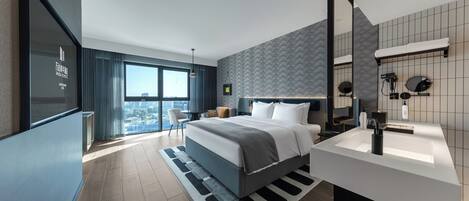 Standard Single Room | Blackout drapes, iron/ironing board, free cribs/infant beds, bed sheets