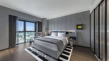 Cortinas blackout, tabla de planchar con plancha y cunas gratuitas
