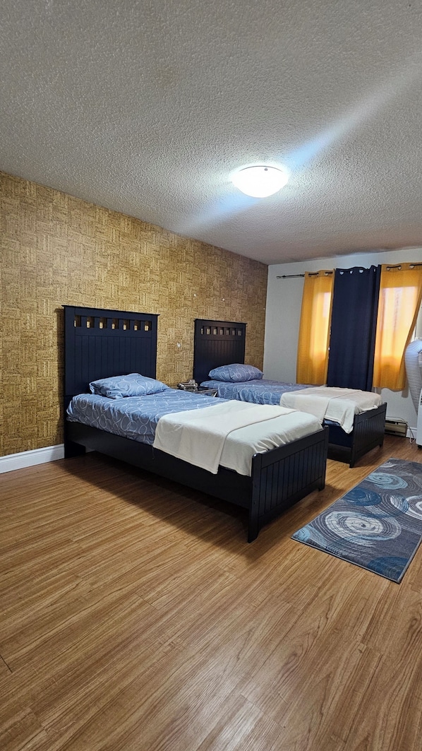3 bedrooms, desk, iron/ironing board, free WiFi