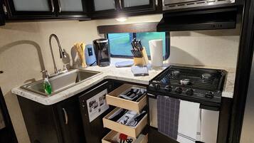 Four à micro-ondes, surface de cuisson
