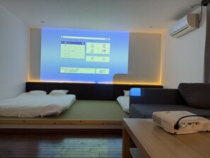 4 bedrooms, iron/ironing board, WiFi, bed sheets