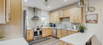 Downtown Anchorage Retreat – 2 Full Kitchens, Coffee Bar & Wheelchair Accessible