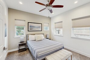 4 chambres, fer et planche à repasser, accès Internet, draps fournis