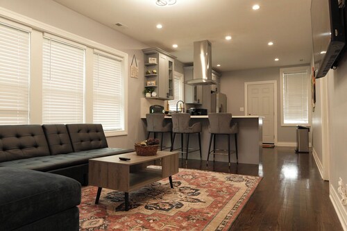 Stay, Relax & Explore Chicago