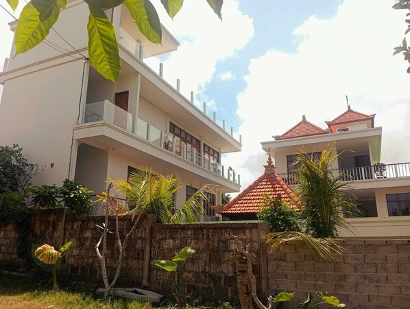 Front of property - Ulu Penthouse (Pecatu)
