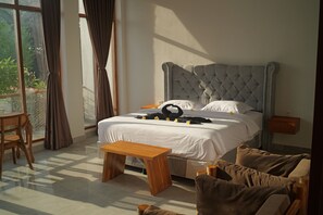 Desk, laptop workspace, free WiFi - Ulu Penthouse (Pecatu)