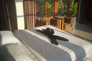 Towels, soap, shampoo, toilet paper