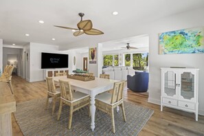 Dining - The Great Escape: 3BR Waterfront Retreat, Heated Pool, Stunning Sunsets & Just Minutes to Key West (Key West)