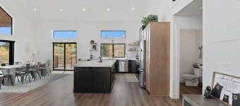 Belle of Bear Lake |Stunning Views - Sleeps 30 - Games