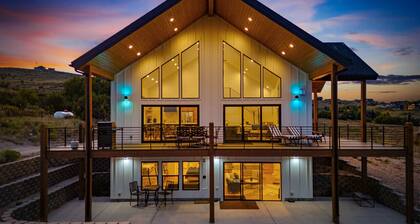 Belle of Bear Lake |Stunning Views - Sleeps 30 - Games