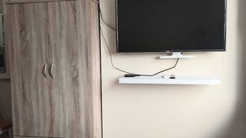 Condo, 1 Bedroom | Room amenity