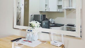 Condo, 1 Bedroom | Private kitchen