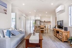 TV - Judez Place - Central, modern Townhouse (Yeppoon)