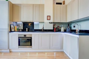 Oven, stovetop, dishwasher