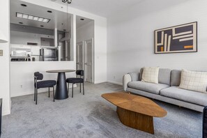 Télévision, chaîne hi-fi