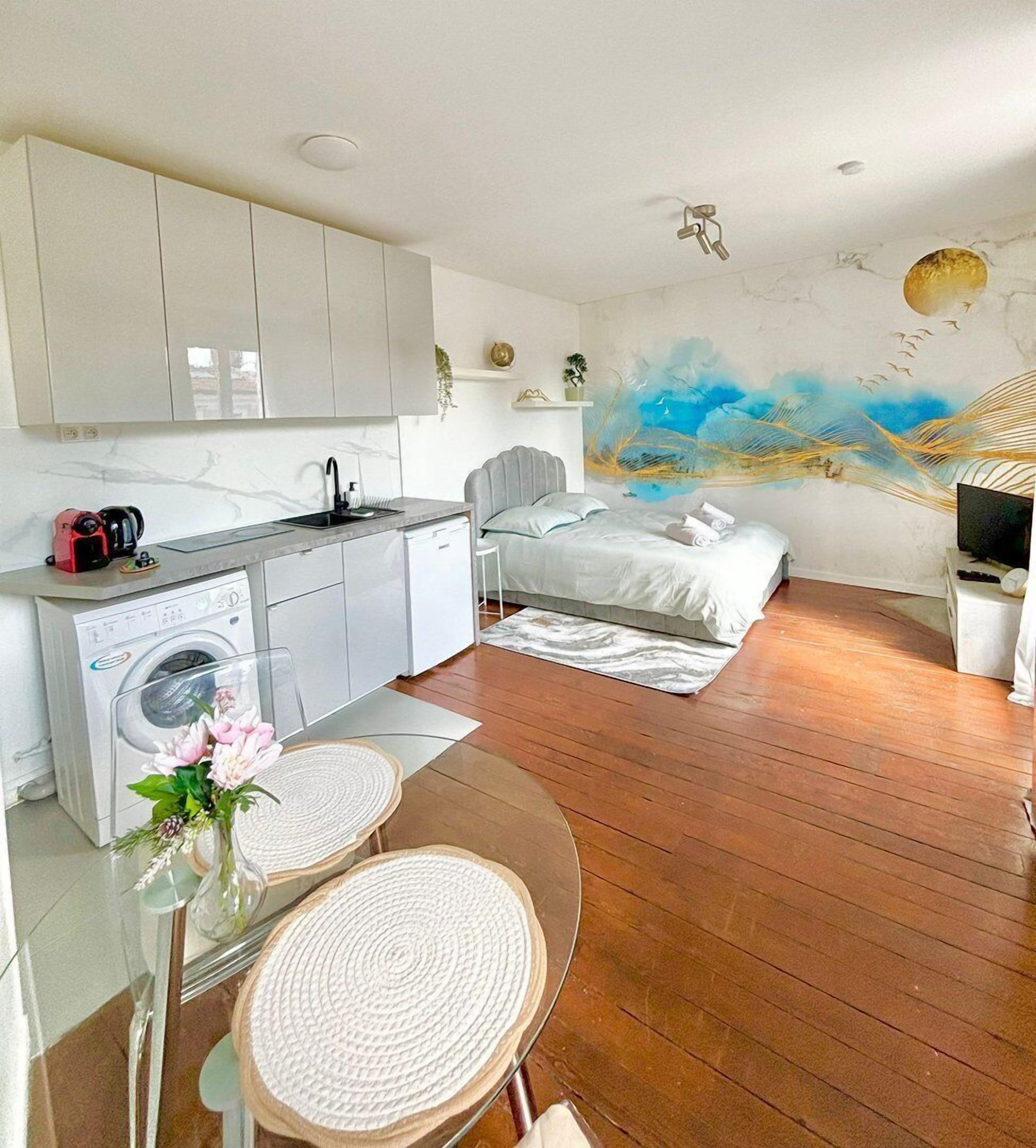 Internet, bed sheets