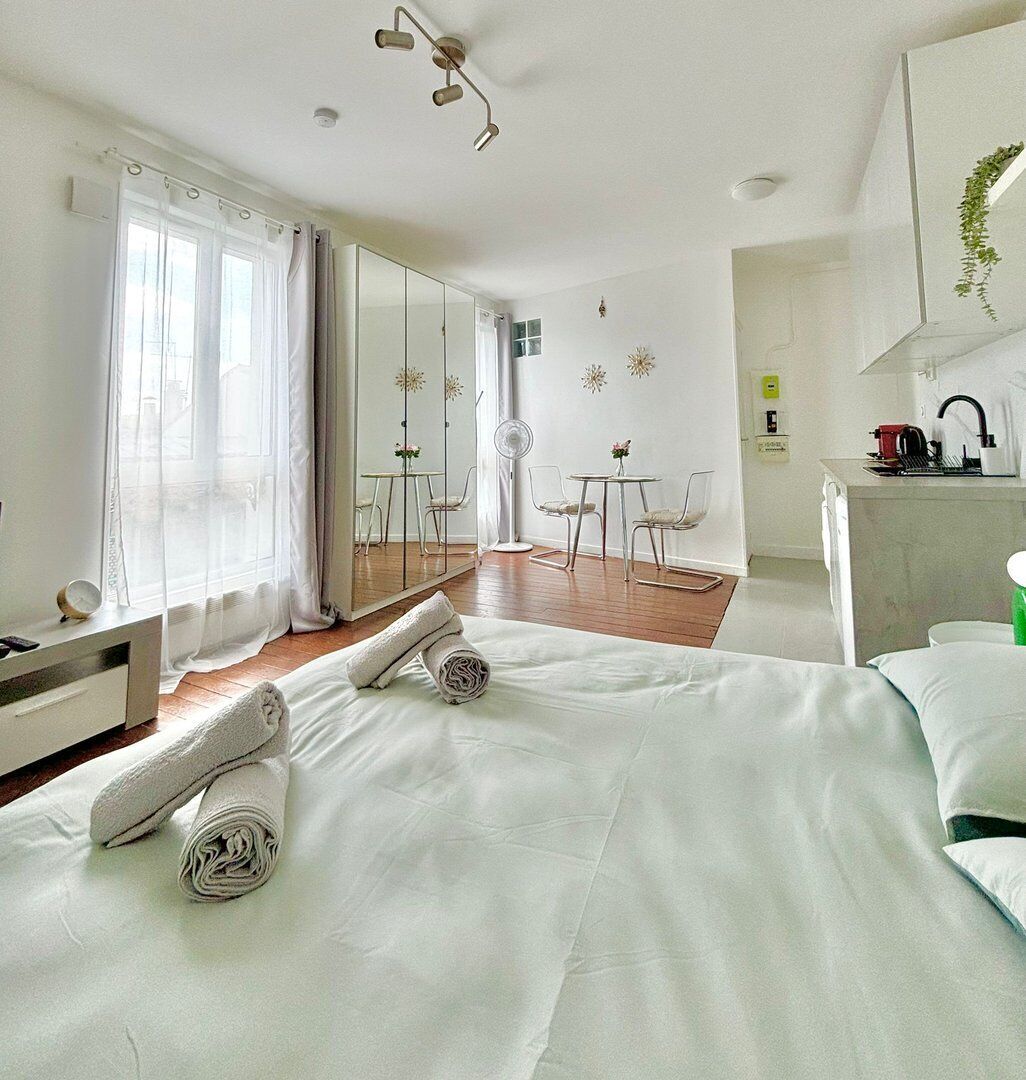 Internet, bed sheets