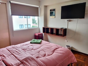 3 chambres, fer et planche à repasser, Wi-Fi, draps fournis