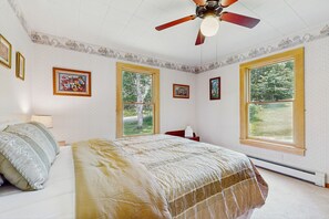 4 bedrooms, Internet, bed sheets