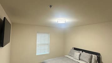 2 bedrooms, iron/ironing board, Internet, bed sheets