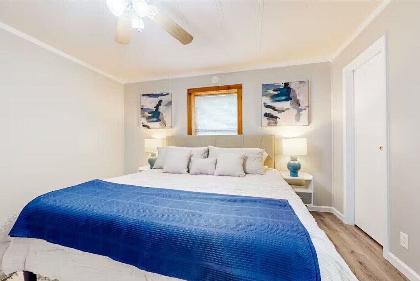 3 bedrooms, desk, iron/ironing board, WiFi