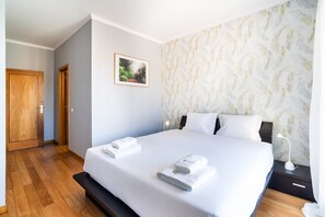 2 habitaciones, tabla de planchar con plancha, internet y ropa de cama 