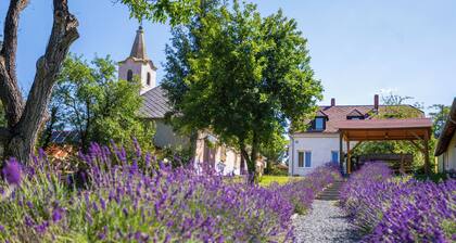 Nora Guest House