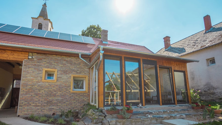 Nora Guest House