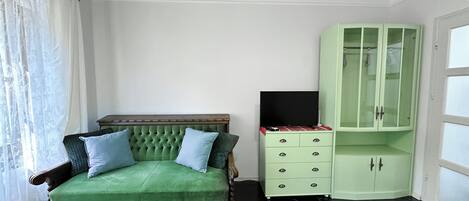 Family House, Multiple Bedrooms (Nora Guest House) | Living area