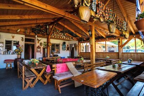 Outdoor dining - Nora Guest House (Nagygörbő)