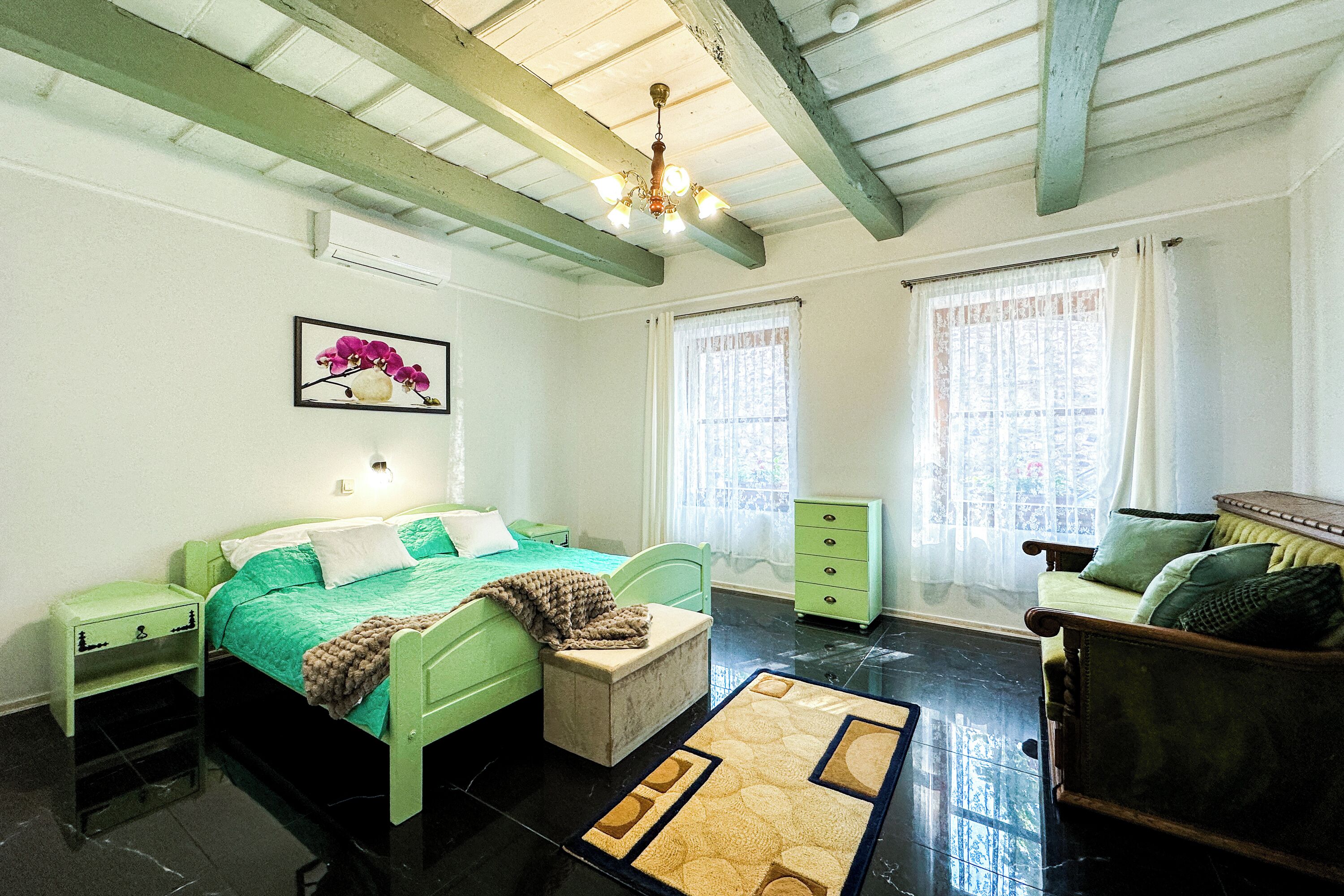 Rumah Keluarga, beberapa kamar (Nora Guest House) | 2 kamar tidur, setrika/meja setrika, Wi-Fi gratis, dan seprai linen