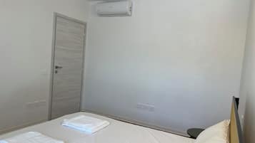 2 Schlafzimmer, BĂŒgeleisen/BĂŒgelbrett, BettwĂ€sche, Rollstuhlgeeignet