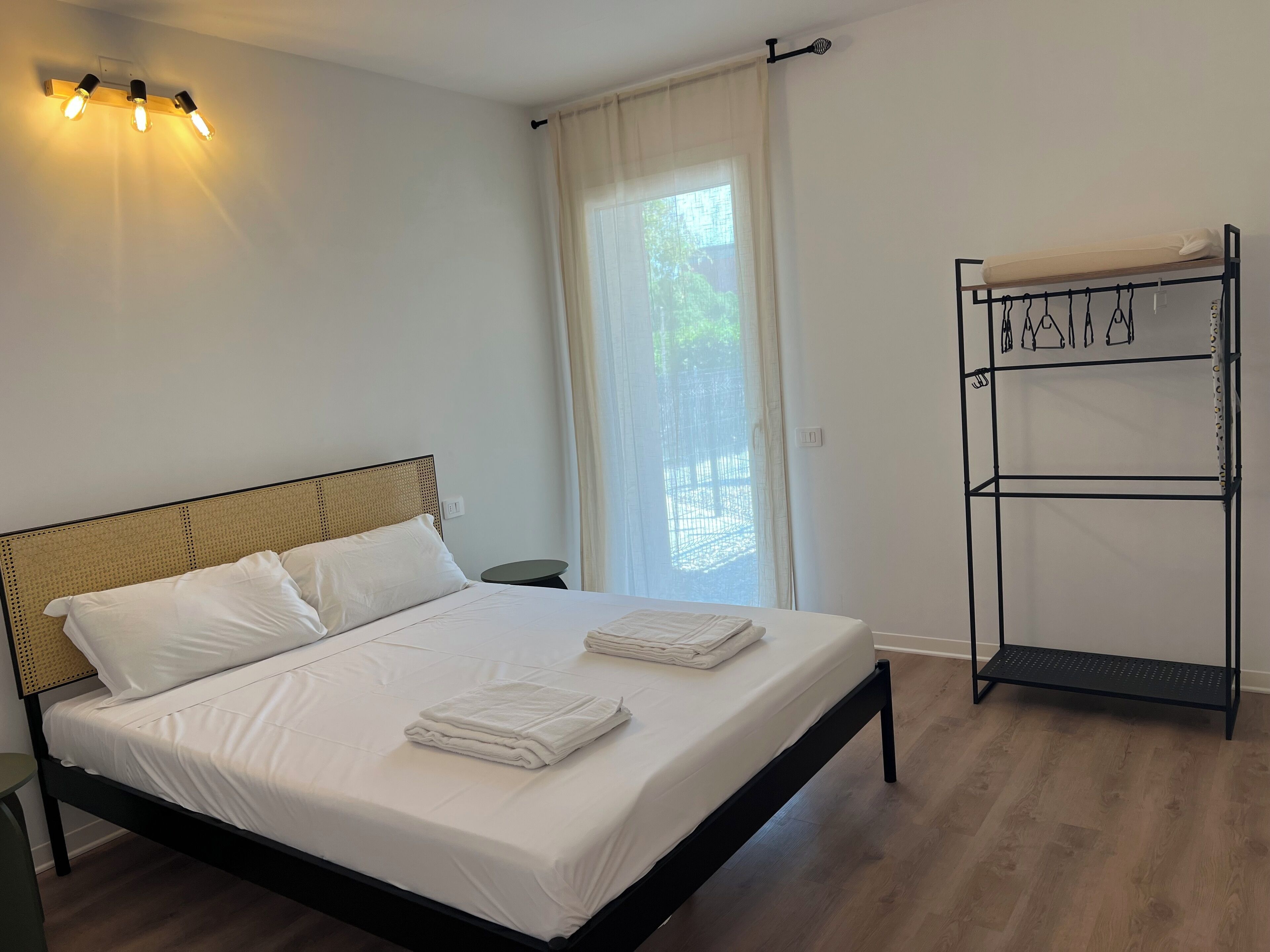 2 camere, ferro/asse da stiro, lenzuola, accesso in sedia a rotelle