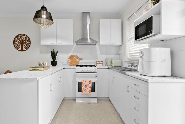 Fridge, microwave, oven, stovetop