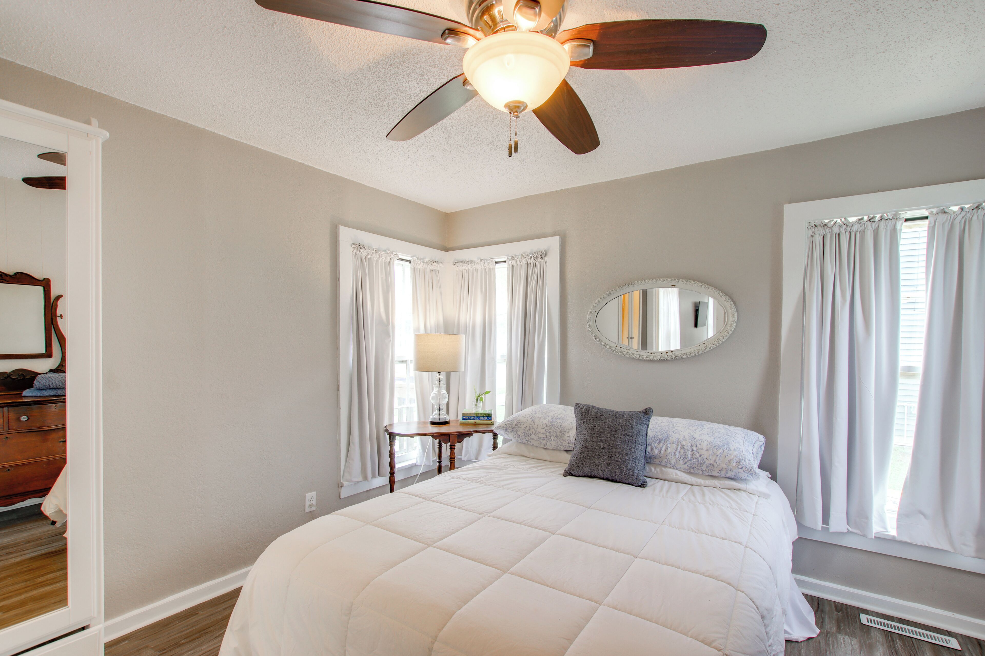 1 bedroom, internet, bed sheets