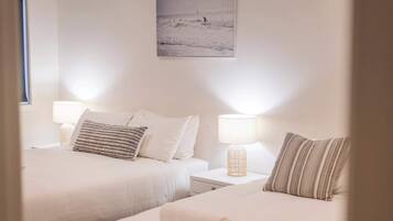 4 bedrooms, iron/ironing board, WiFi, bed sheets