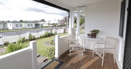 Homely 2-Bed Cottage Near Tenterfield Centre