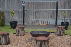 Property grounds - Homely 2-Bed Cottage Near Tenterfield Centre (Tenterfield)