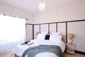 6 bedrooms, WiFi, bed sheets