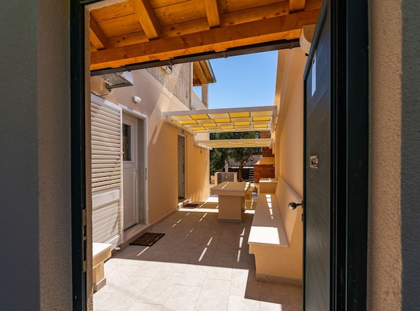Appartement (Two Bedroom Apartment with Terrace) | Aire de pique-nique/barbecue