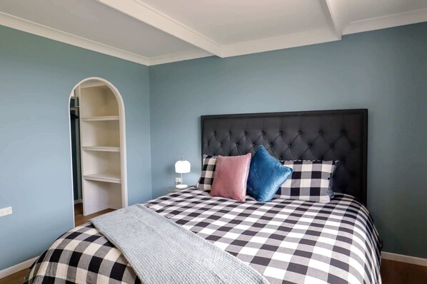 4 Schlafzimmer, Bügeleisen/Bügelbrett, WLAN, Bettwäsche