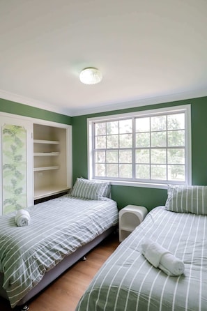 4 soverom, strykejern/-brett, wi-fi og sengetøy