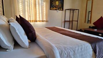 Free WiFi, bed sheets