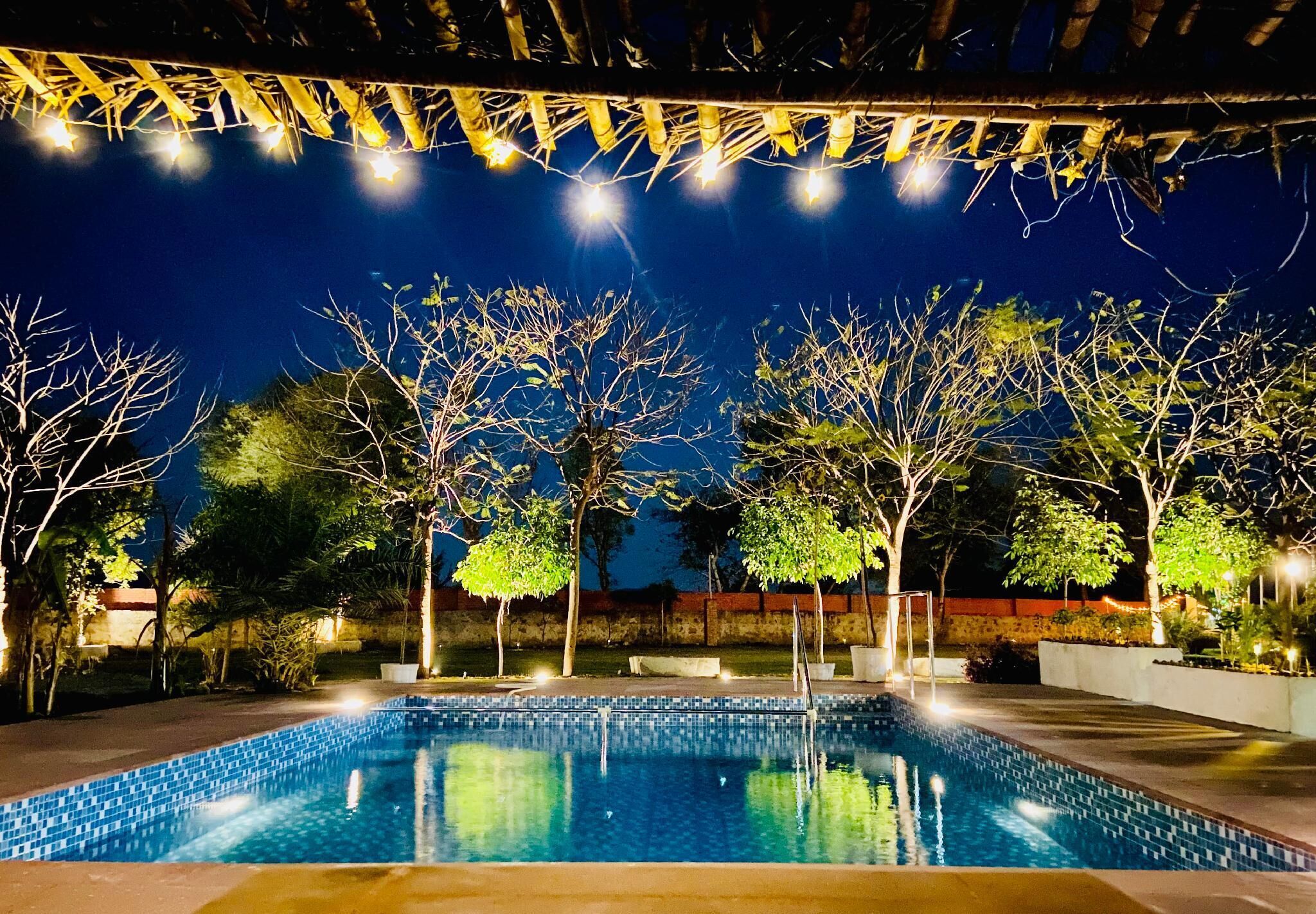 حمّام سباحة خارجي