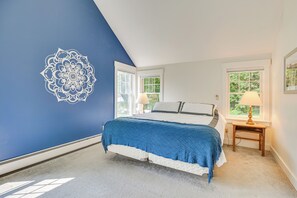 3 bedrooms, desk, travel cot, Internet - Rural Retreat 3 Mi to Morrisville & Rail Trail! (Hyde Park)