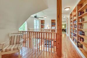 Interior - Rural Retreat 3 Mi to Morrisville & Rail Trail! (Hyde Park)