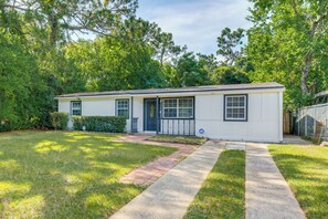 Exterior - Game, Swim & Explore: Family Home in Pensacola (Pensacola)